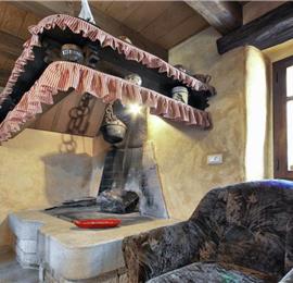 4 bedroom villa with pool near Svetvinčenat, Istria, sleeps 10